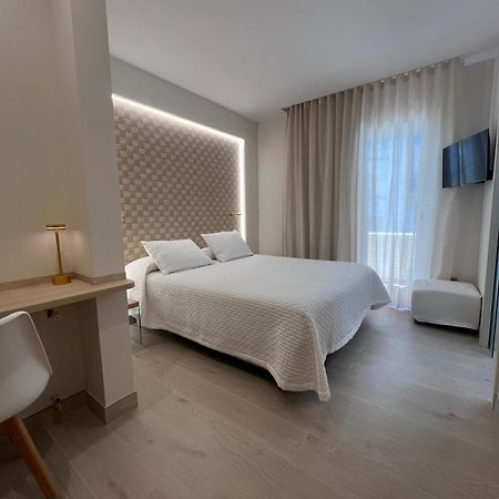 Hotel Restaurant Llansola Sant Carlos de la Ràpita المظهر الخارجي الصورة
