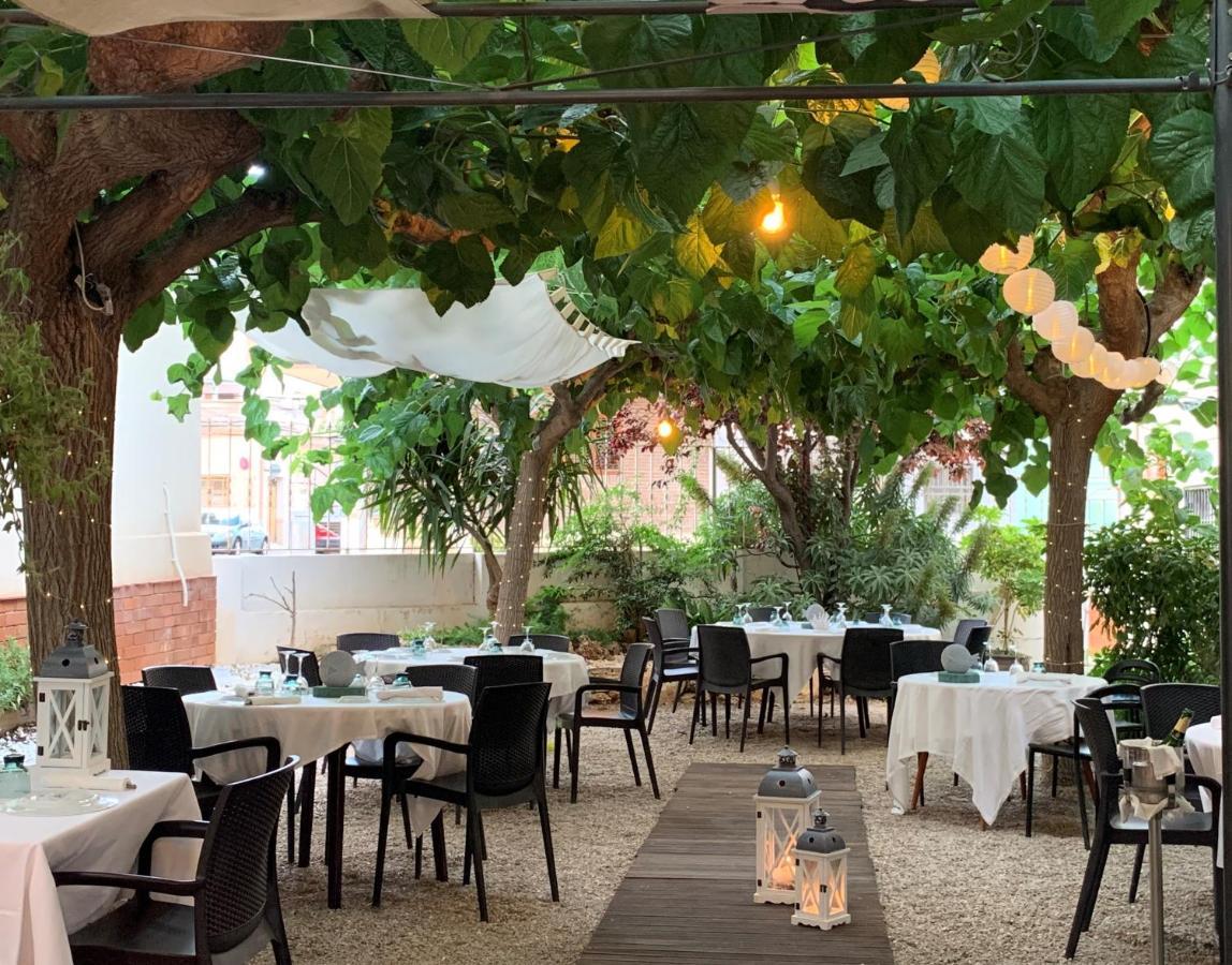 Hotel Restaurant Llansola Sant Carlos de la Ràpita المظهر الخارجي الصورة