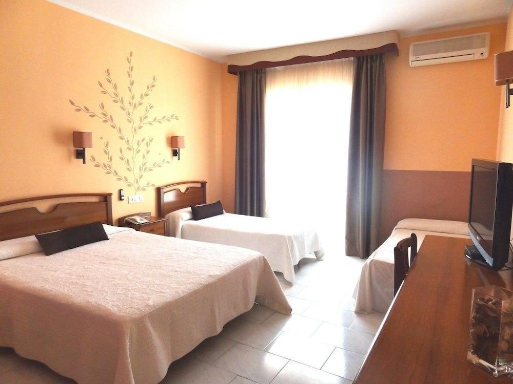 Hotel Restaurant Llansola Sant Carlos de la Ràpita المظهر الخارجي الصورة