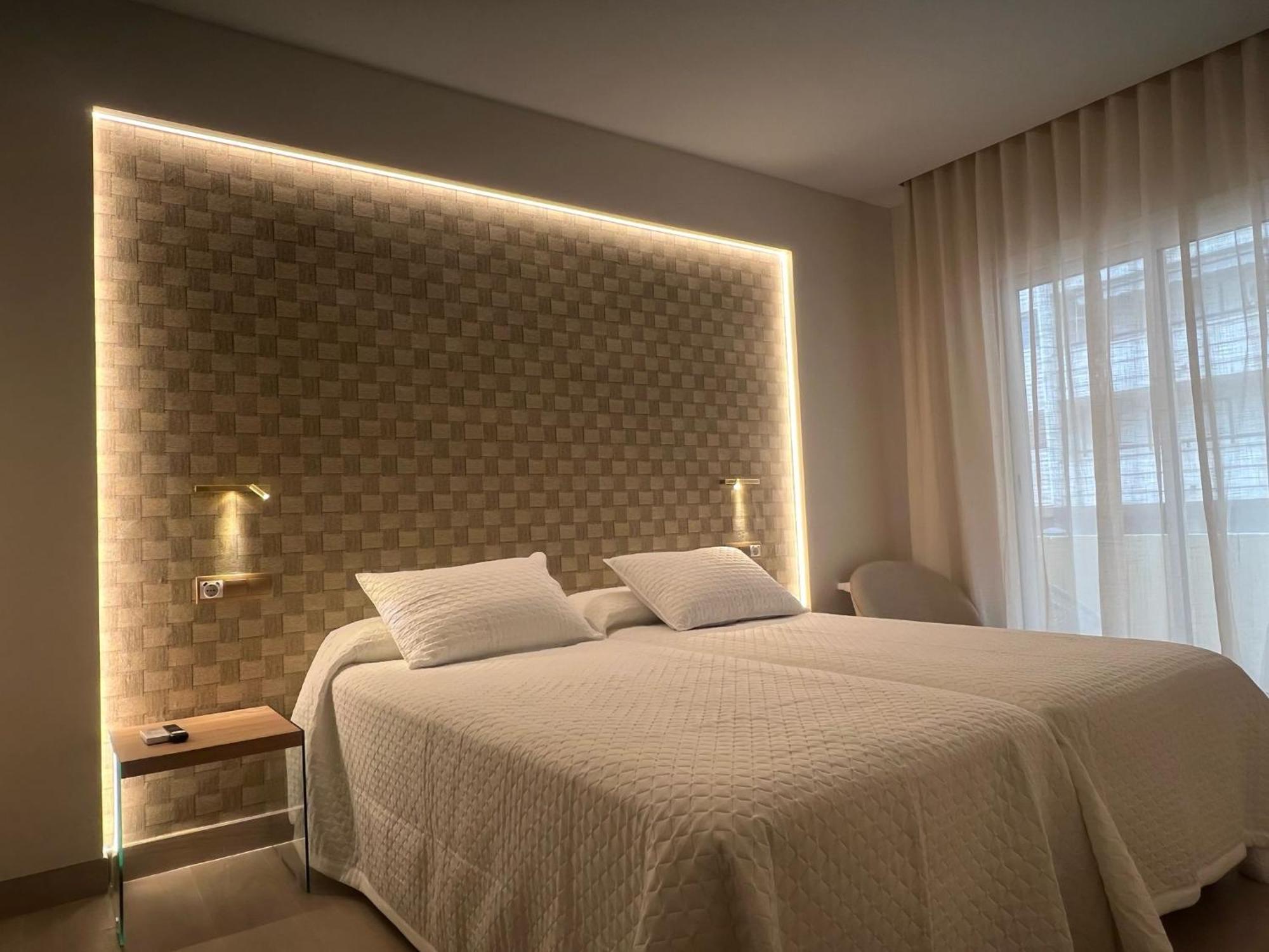 Hotel Restaurant Llansola Sant Carlos de la Ràpita المظهر الخارجي الصورة
