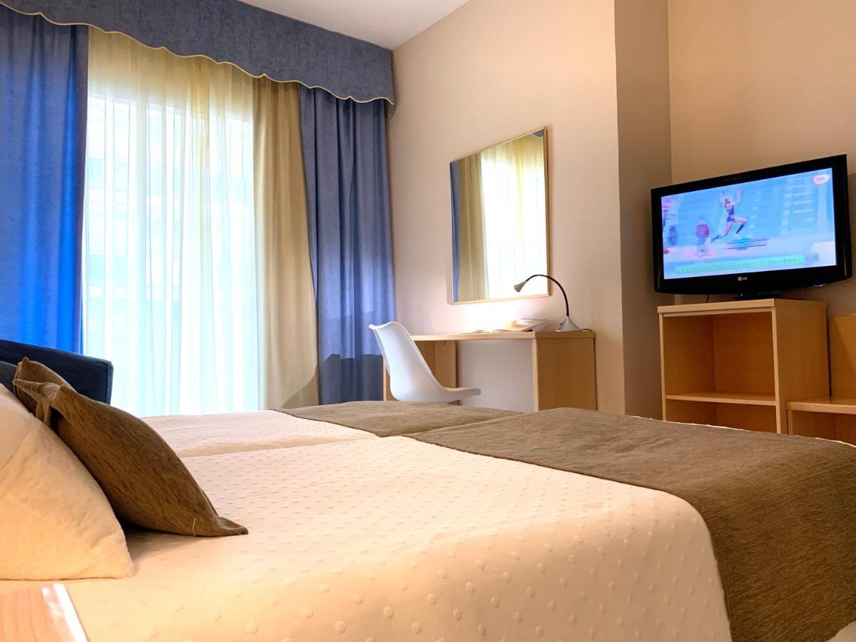 Hotel Restaurant Llansola Sant Carlos de la Ràpita المظهر الخارجي الصورة