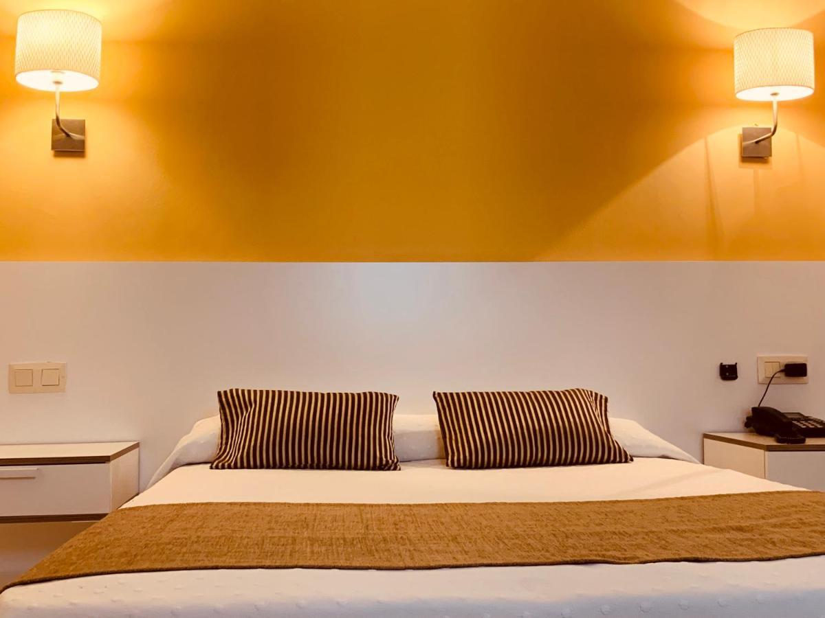 Hotel Restaurant Llansola Sant Carlos de la Ràpita المظهر الخارجي الصورة